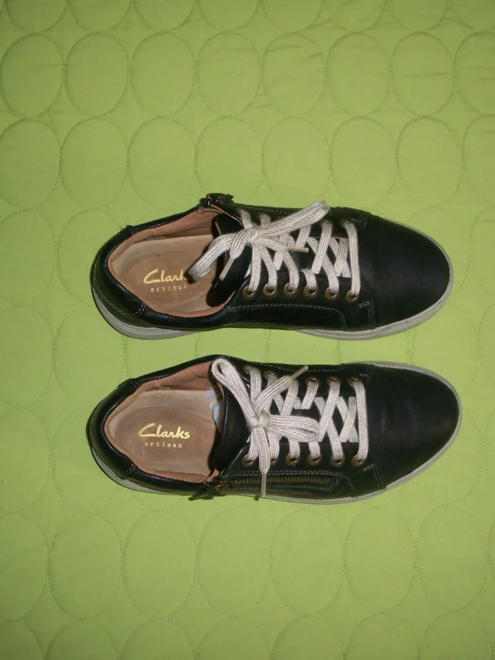 Clarks Women's Dark Blue Leather Sneakers Size 6